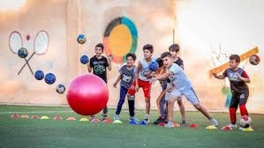 国际雪联自由式滑雪世界杯：中国队获得空中技巧团体赛季总冠军