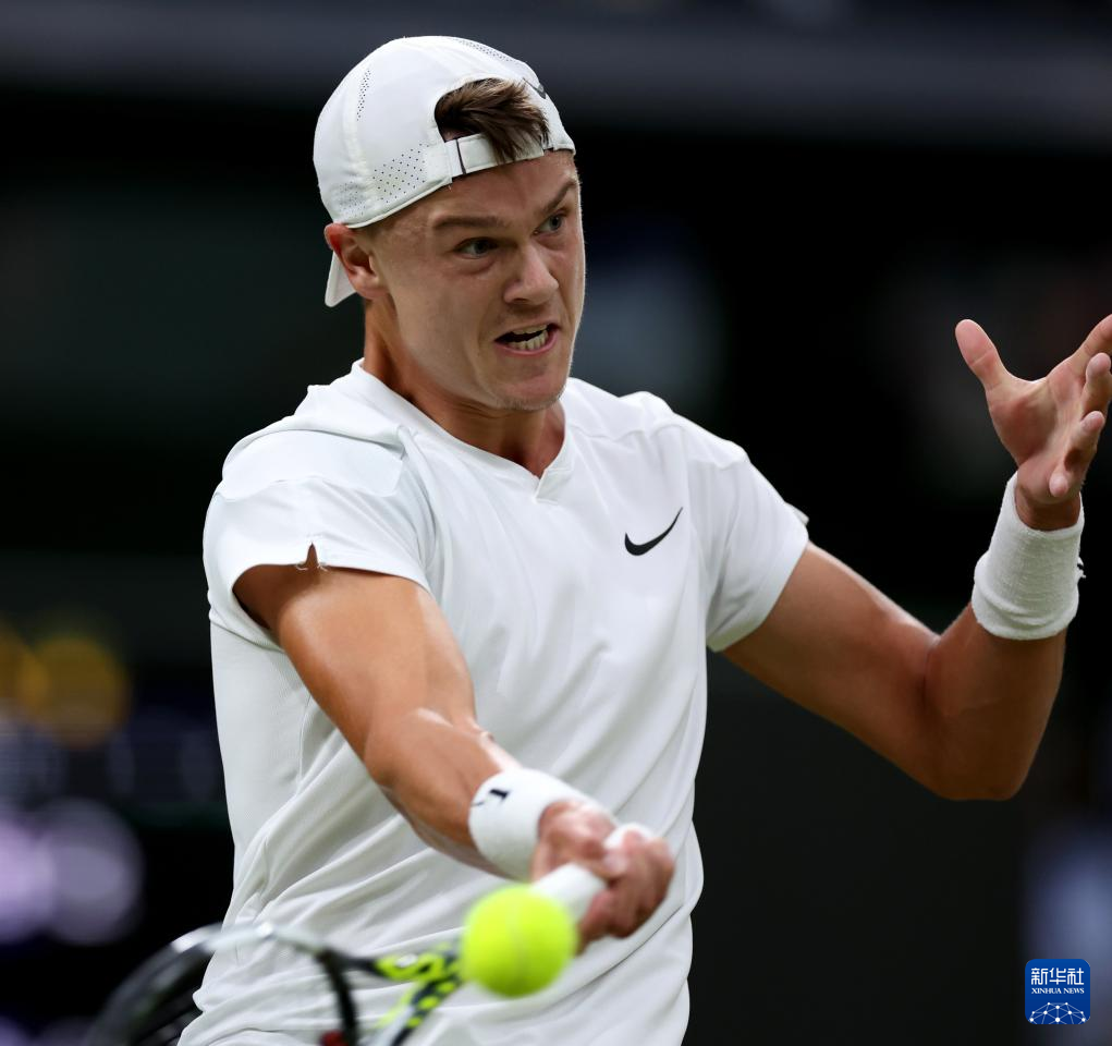 3亿欧元的 3亿欧元的