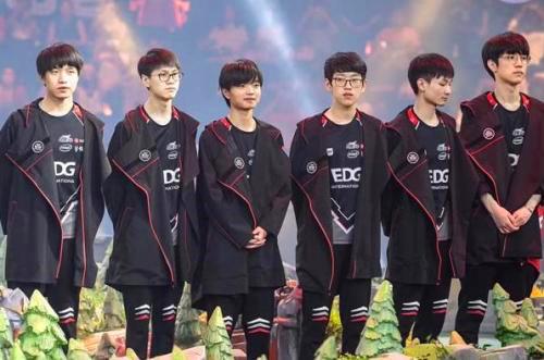 他总能以自 他总能以自